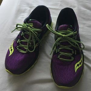 Saucony Women's Xodus ISO running shoes size 9
