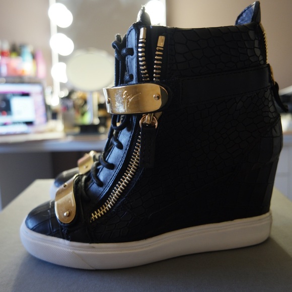 ‼️SOLD‼️ Giuseppe zanotti high top wedge sneaker - Picture 3 of 8
