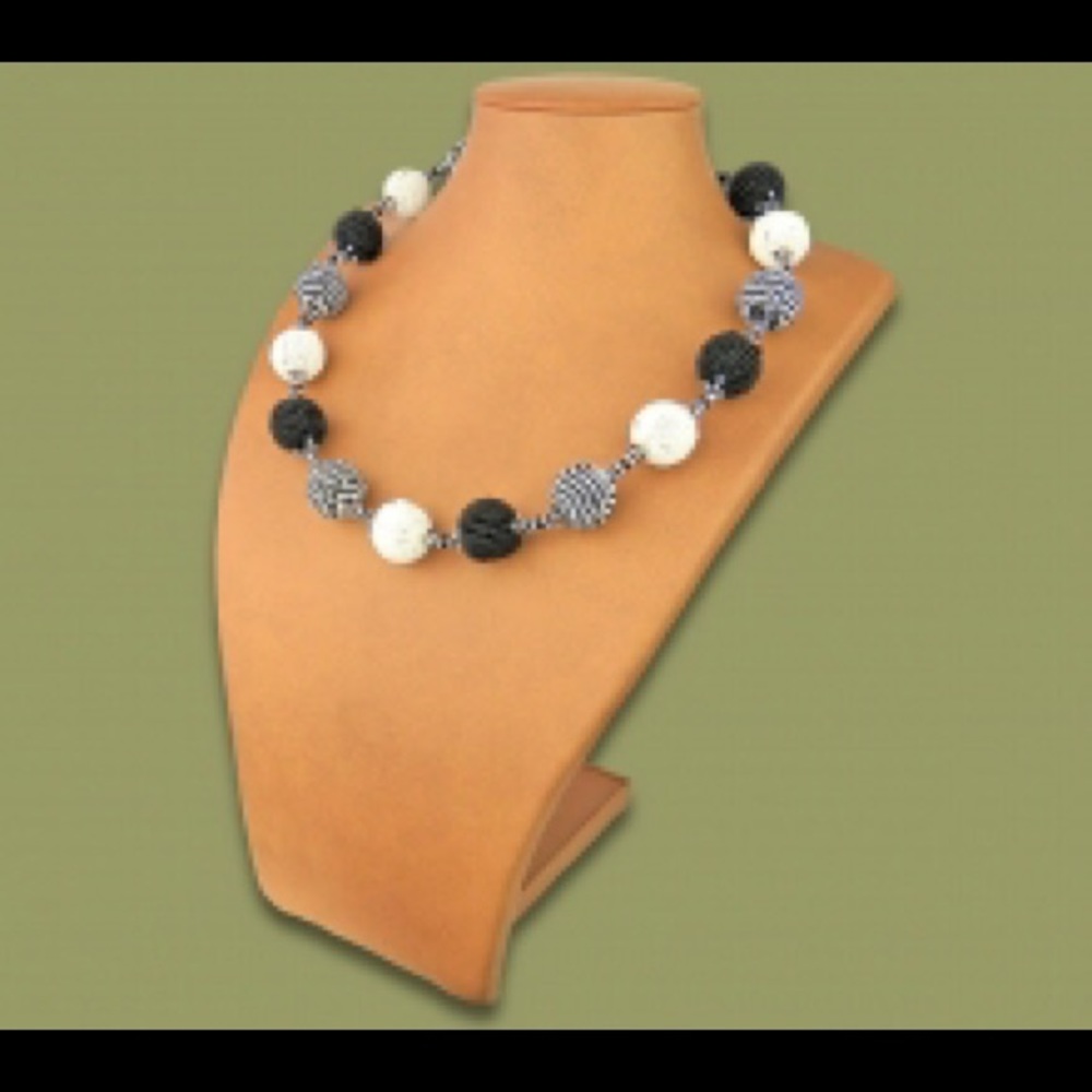 Bobble beaded necklace