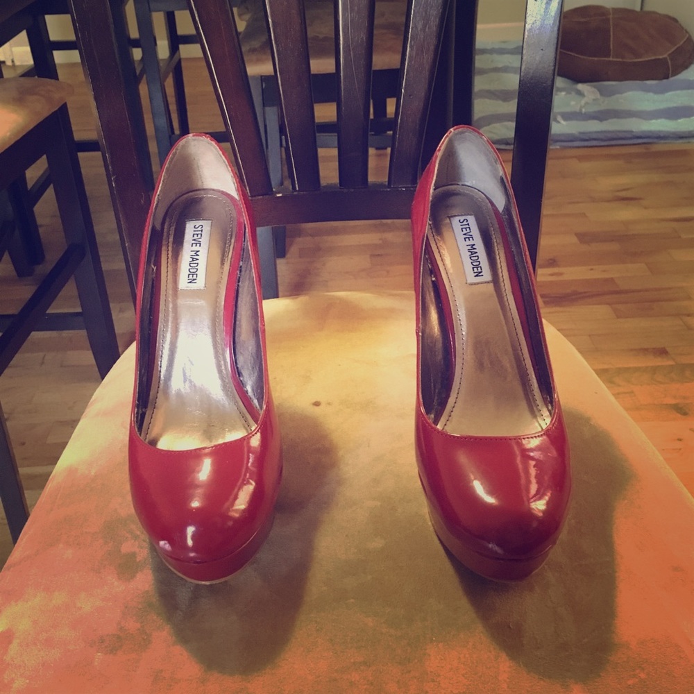 Red Steve Madden pumps
