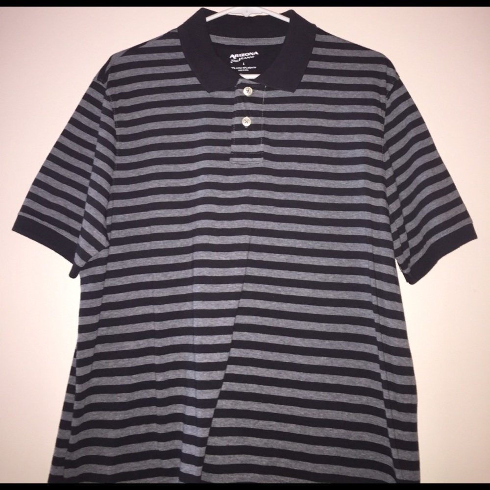 Short sleeve collared shirt. Brand new! Size Large