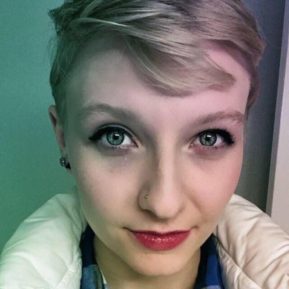 Meet your Posher, Caitlyn