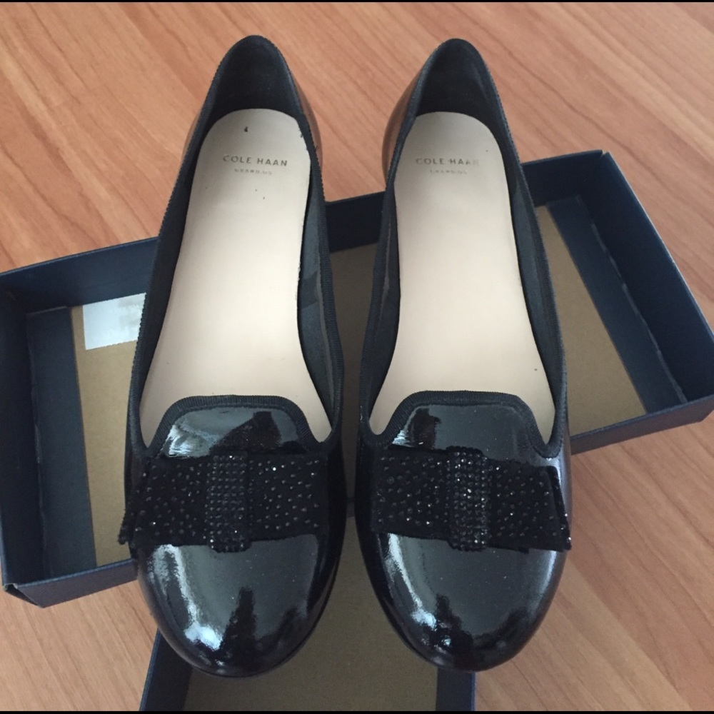 Cole haan flat shoes