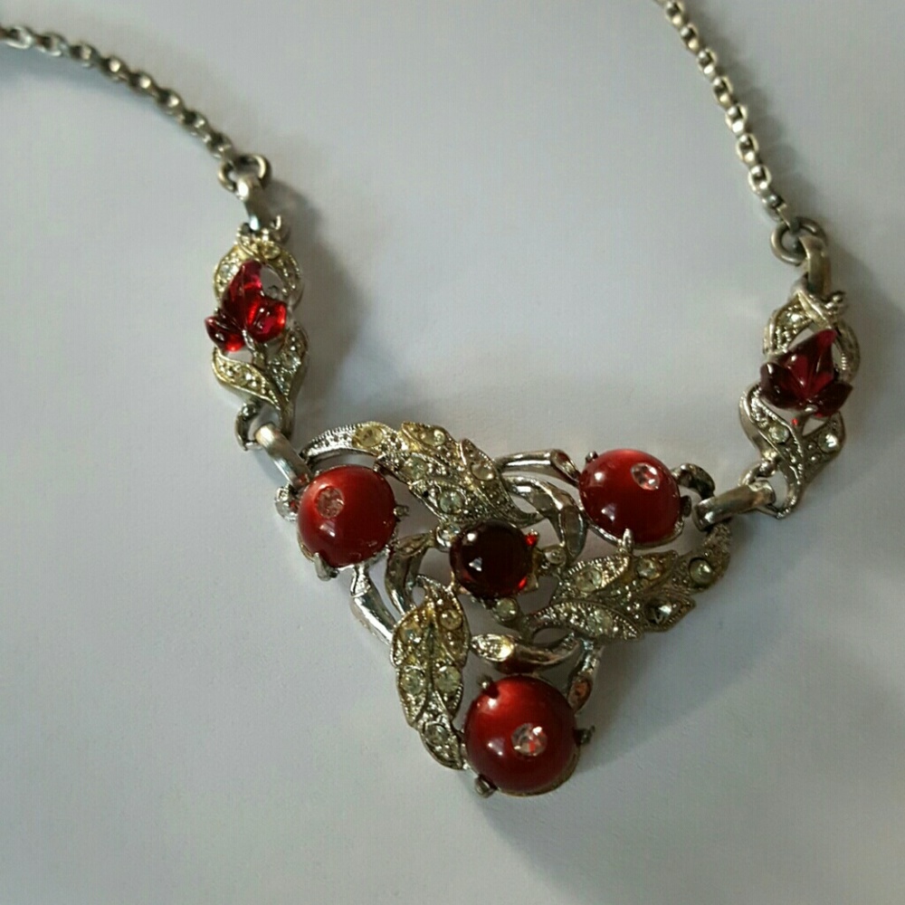 Vintage costume jewelry necklace red silver