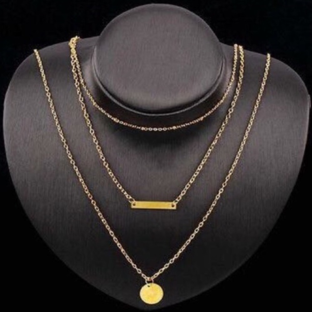 ‼️ONE LEFT🌿 Boho Triple Layered Dainty Necklace - Picture 2 of 3