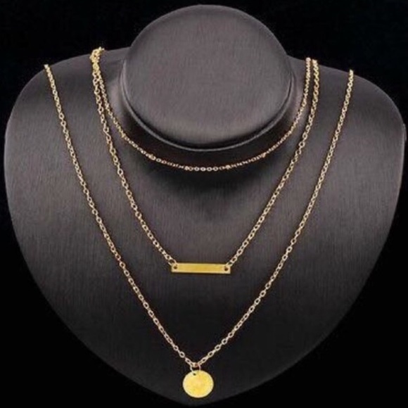 ‼️ONE LEFT🌿 Boho Triple Layered Dainty Necklace - Picture 2 of 3