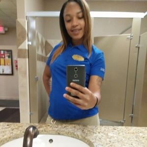 Meet your Posher, Alexis