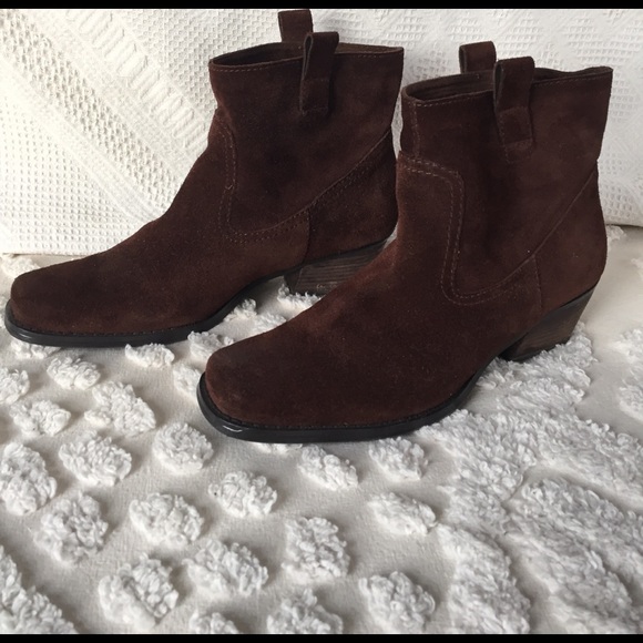 Nine West Shoes - 🌈 4 HOUR SALE🌈 Suede western style boots