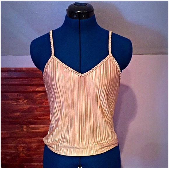 Tops - 🚨Flash Sale🚨Shimmery Ruffled Tank Top