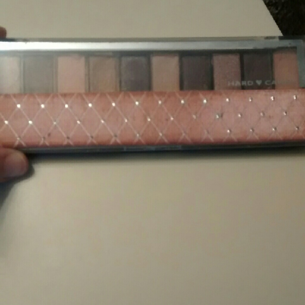 Eye shadow