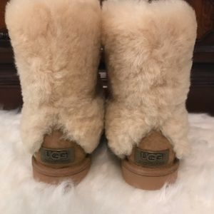 **NEW WITH TAGS** UGG Boots