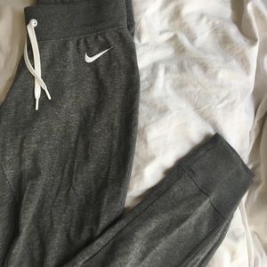 NIKE JOGGER SWEATS