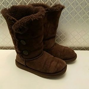 UGG BOOTS  women's 6 youth 4