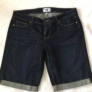 Perfect dark denim Bermuda short