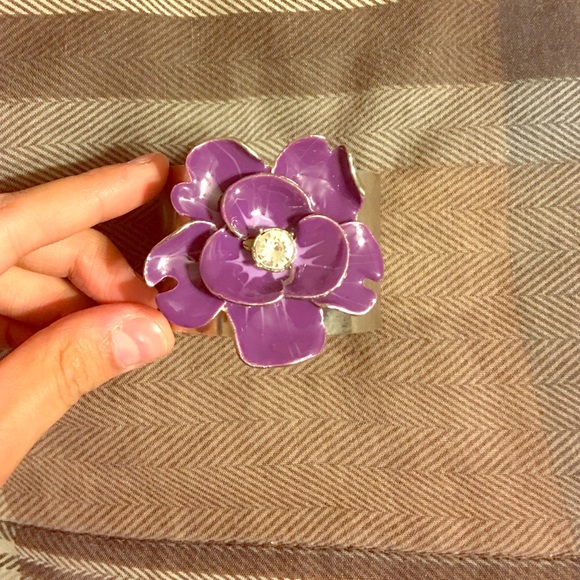 Cuff - Picture 1 of 3