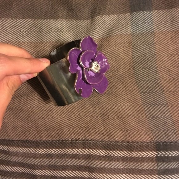 Cuff - Picture 3 of 3