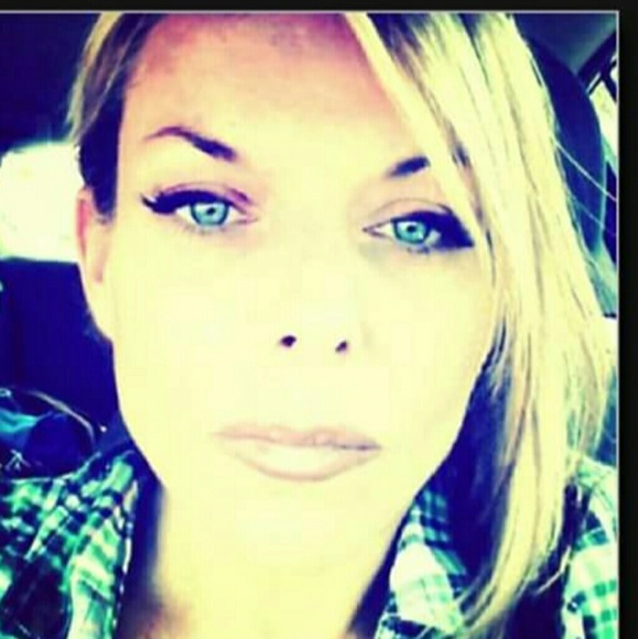 Meet your Posher, Rebecca - Picture 2 of 2