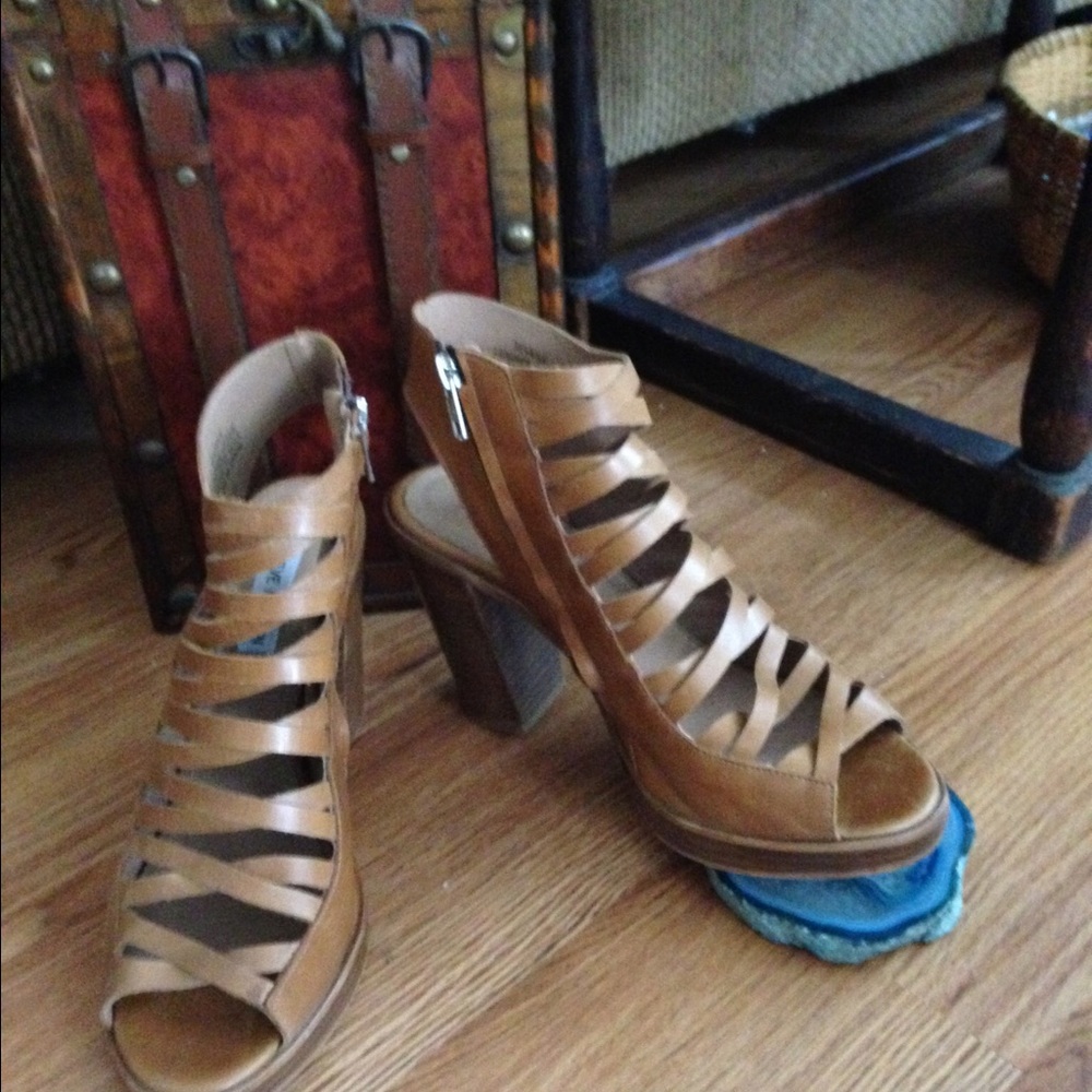Steve Madden Leather Platform