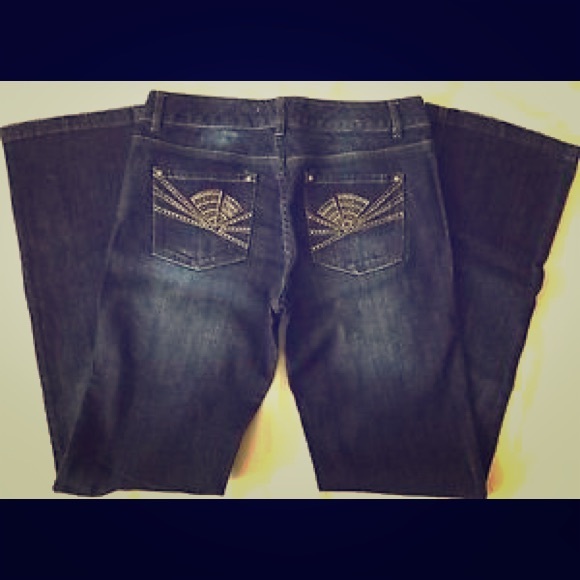 Jeans - Picture 1 of 3