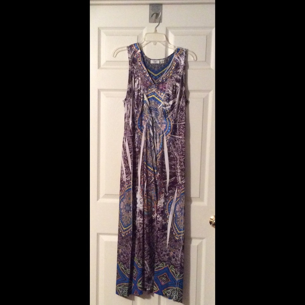 Long sleeveless dress