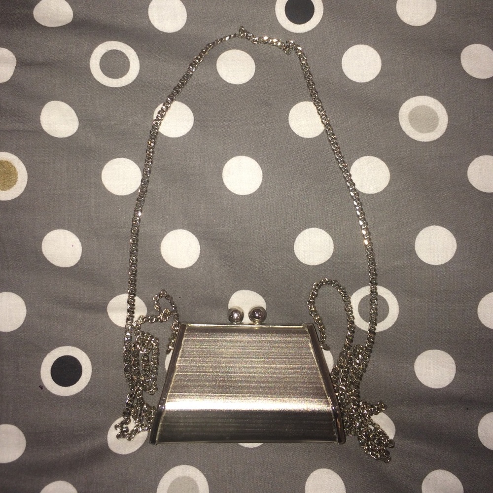 Beautiful silver change purse!