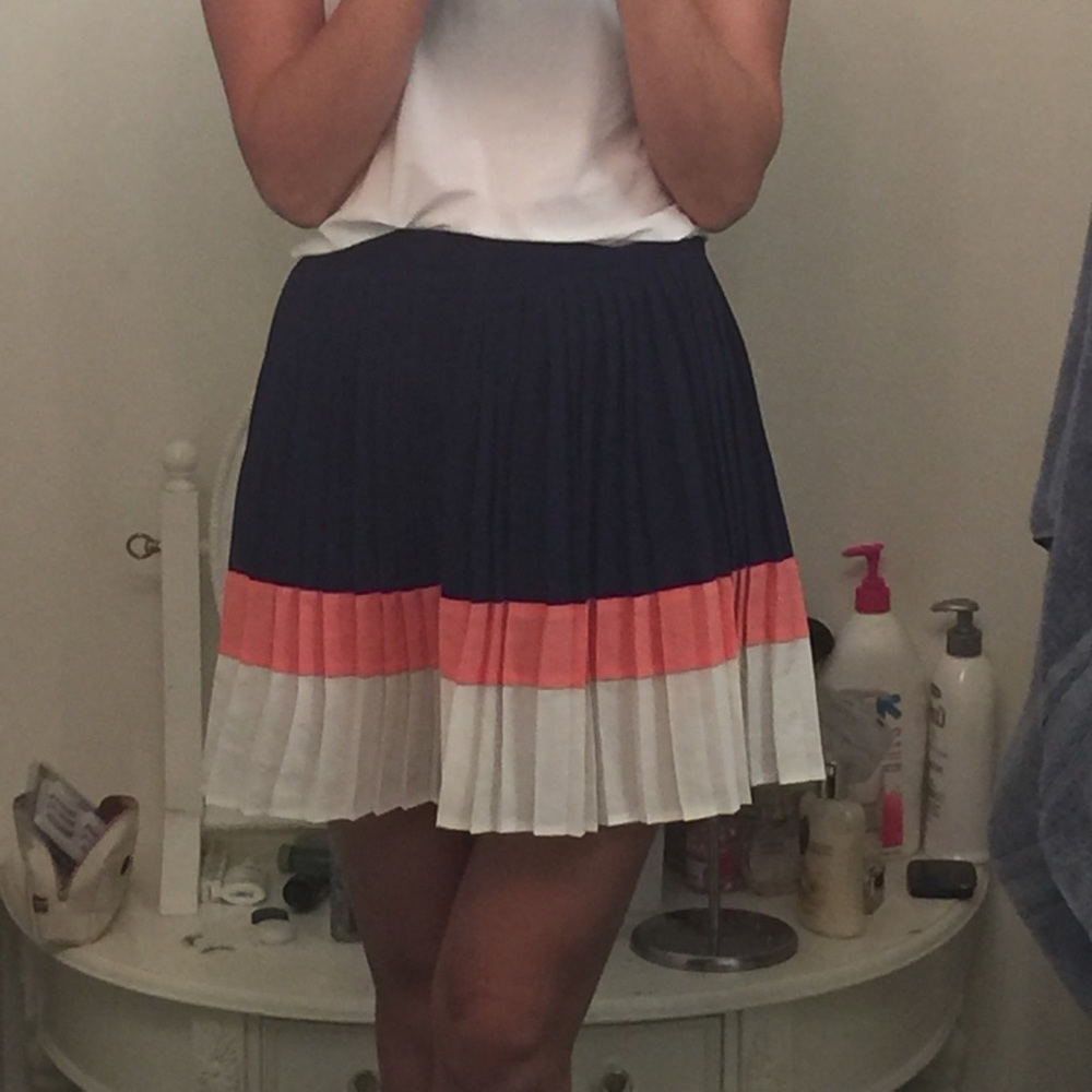 Pleated color block skirt