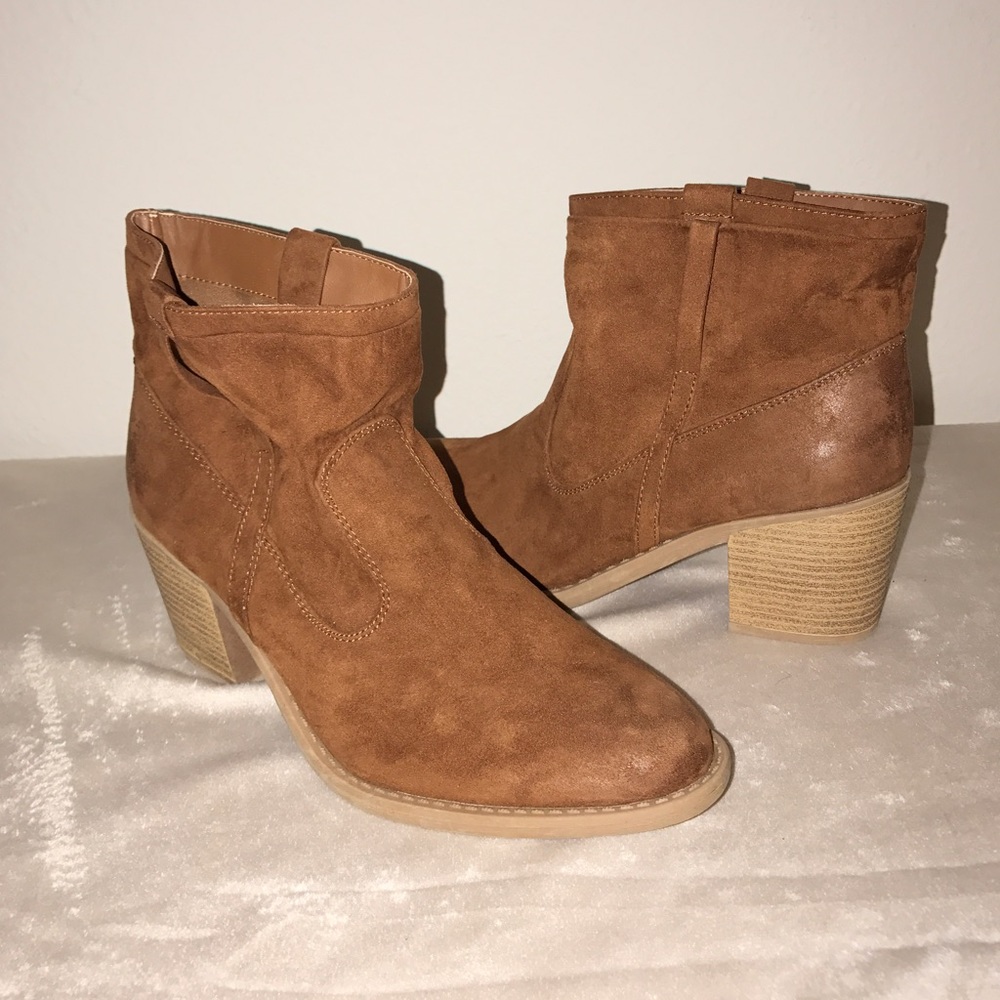 Brown / Tan Heeled Booties