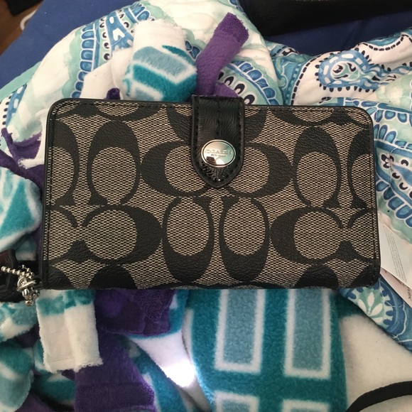 black coach wallet/wristlet - Picture 1 of 3