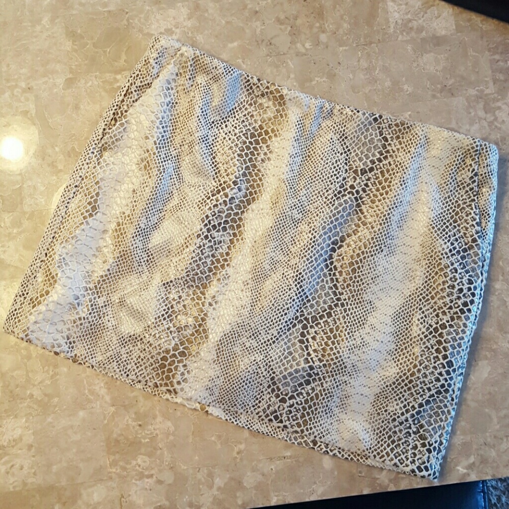 🔴sale🔴Zara python print mini skirt