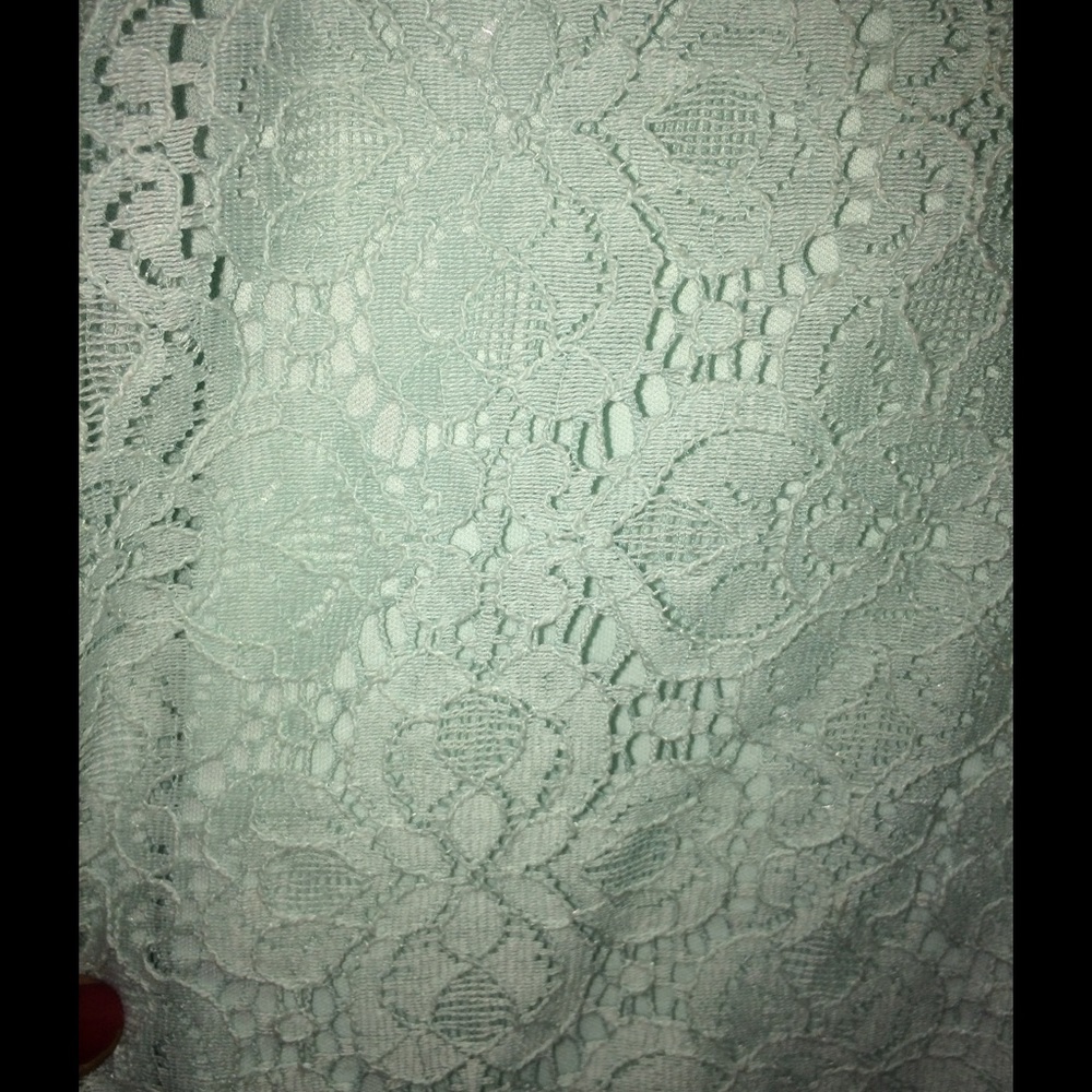 Lace Crop Top - Picture 2 of 4