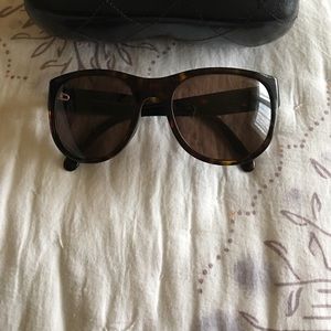 Chanel sunglasses like new