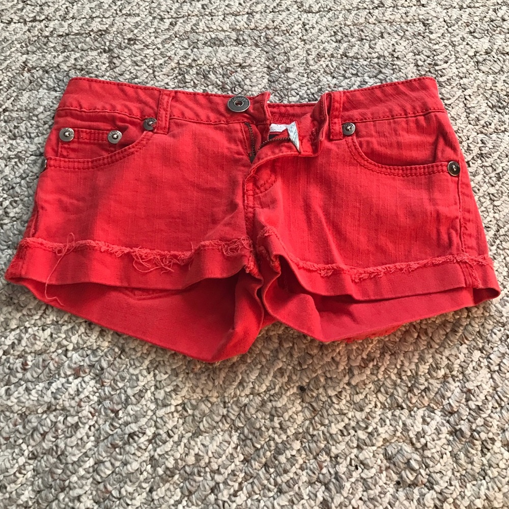 Red shorts regular-low rise waist