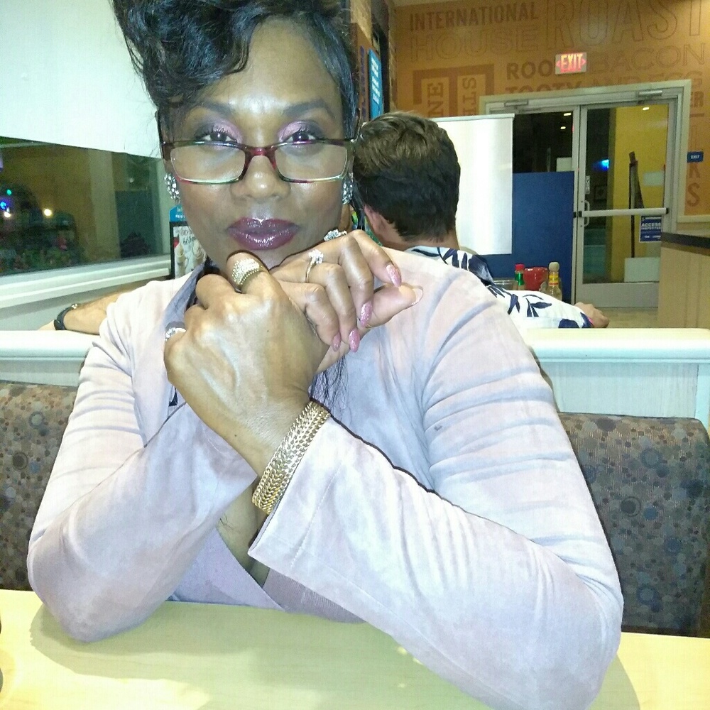 Meet your Posher, Ladonia