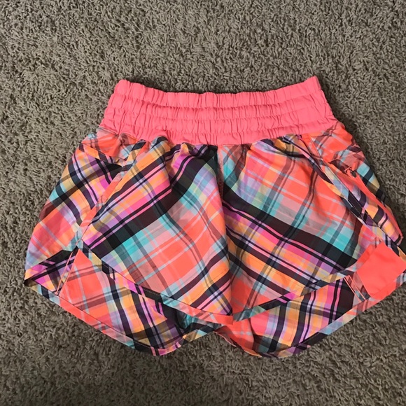 lululemon athletica Pants - Lululemon running shorts EUC size 6