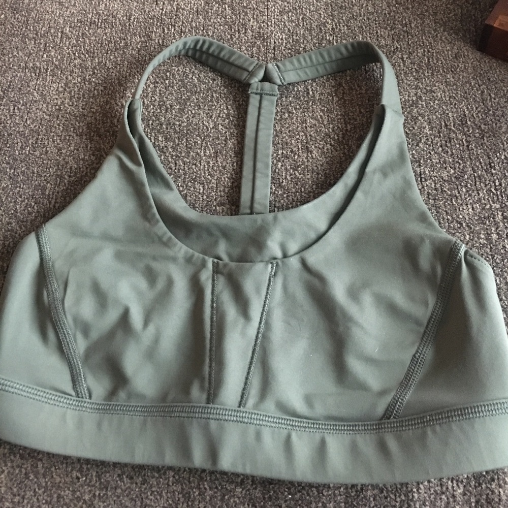 Lululemon sports bra