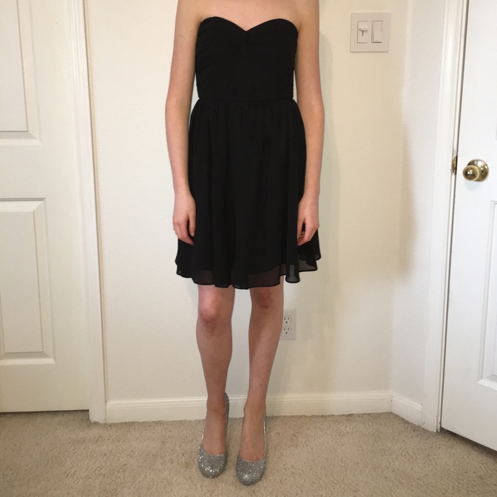 Classy black strapless dress - Picture 3 of 5