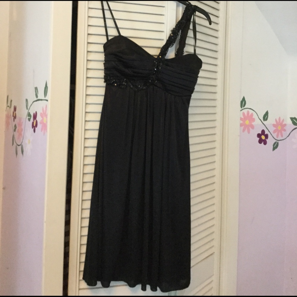 Black Satin 1 Shoulder Formal Dress