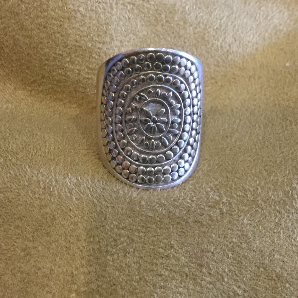 Don't wear beautiful detail - Sterling Silver