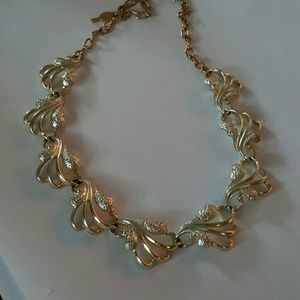 Vintage Sarah coventry two tone statement necklace