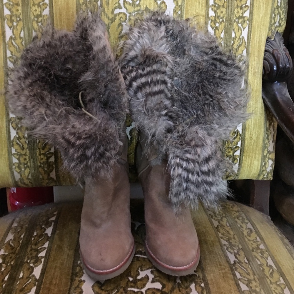 Fur boots