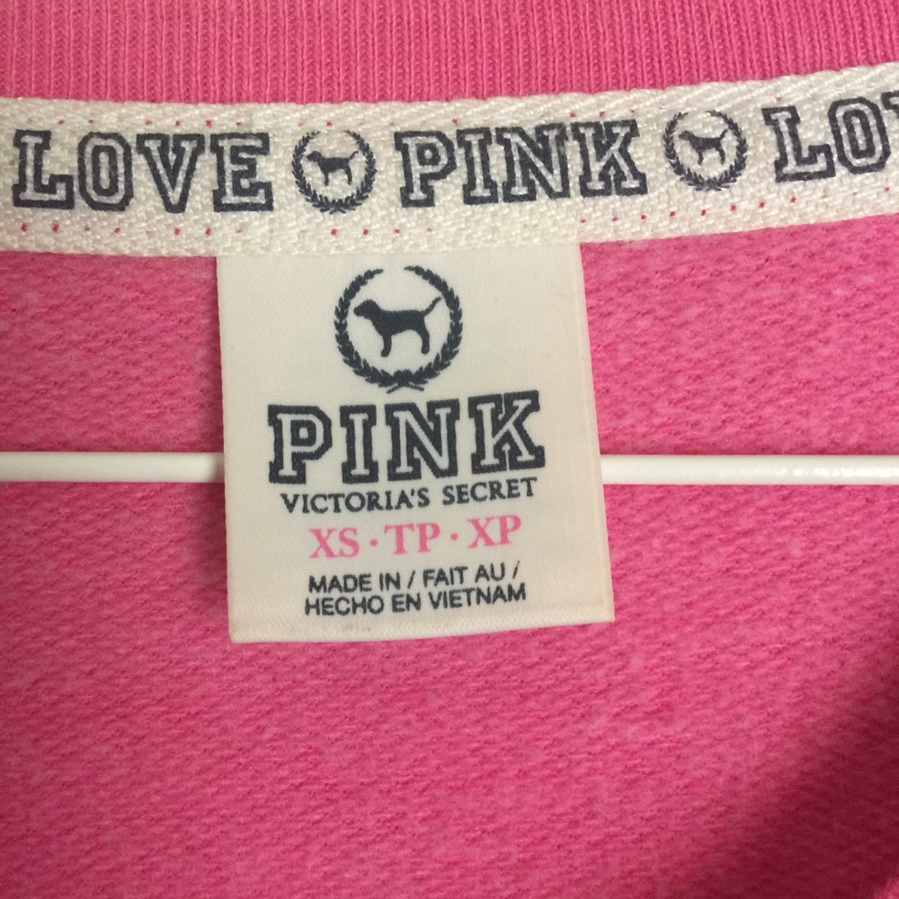 💥SOLD💥🎉3XHostPick🎉Victoria's Secret Pink Top - Picture 2 of 5