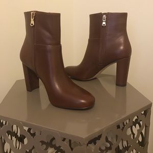 Ann Taylor booties 6M
