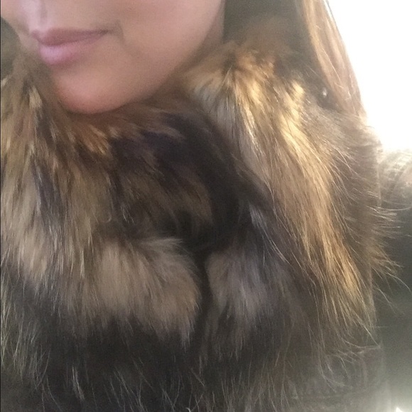 Gucci Accessories - GUCCI REAL FUR COLLAR W LEATHER CLOSURE! Luxe! ⭐️ Gucci Accessories - GUCCI REAL FUR COLLAR W LEATHER CLOSURE! Luxe! ⭐️