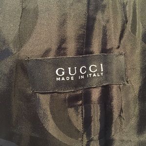 Gucci Accessories - GUCCI REAL FUR COLLAR W LEATHER CLOSURE! Luxe! ⭐️ Gucci Accessories - GUCCI REAL FUR COLLAR W LEATHER CLOSURE! Luxe! ⭐️