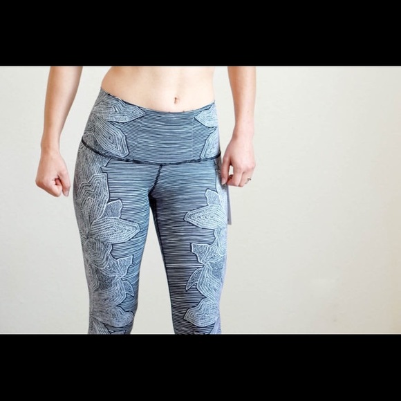 lululemon athletica Pants - Lululemon wunder under pant Dottie tribe 6