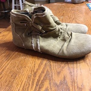Rugged flat booties