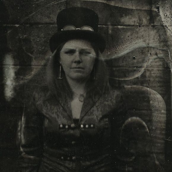 Meet your Posher, Amanda - Picture 1 of 1