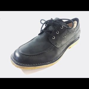 UGG Men's Lowell leather shoes 11.5