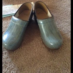 Brand new Dansko size 39 blue