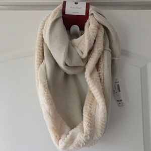 💥NWT💥Dressbarn scarf